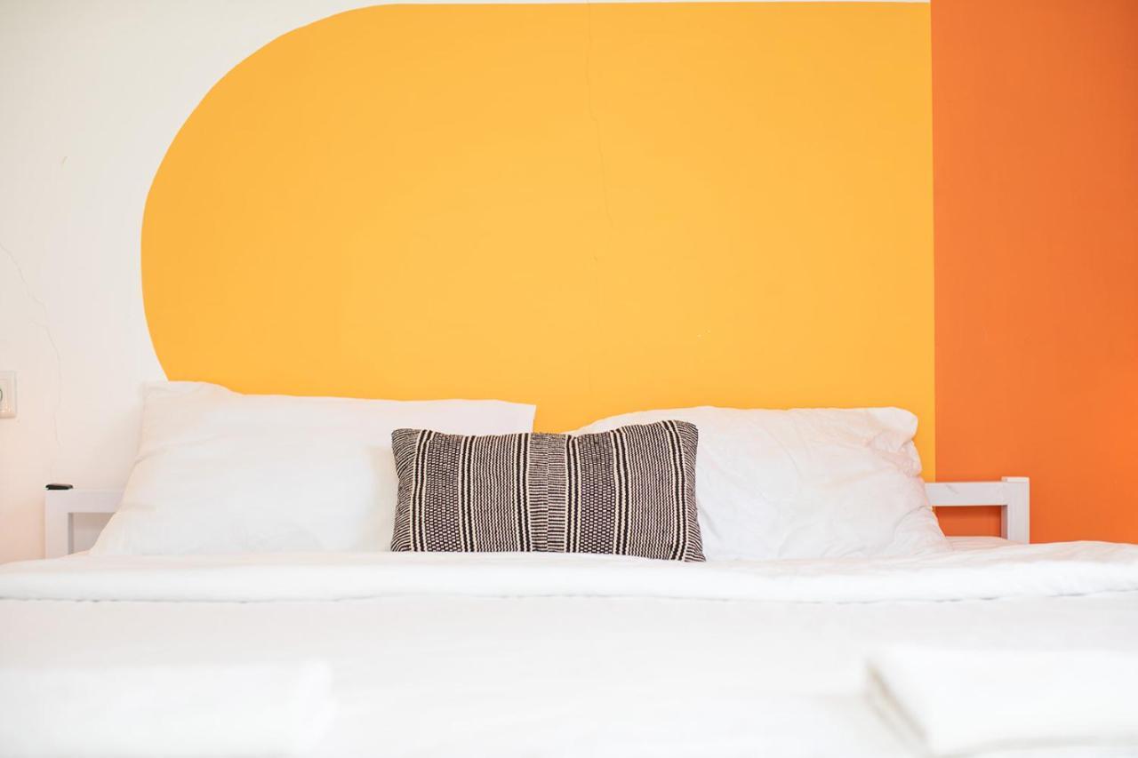 The White Hill Guesthouse イエローハム エクステリア 写真