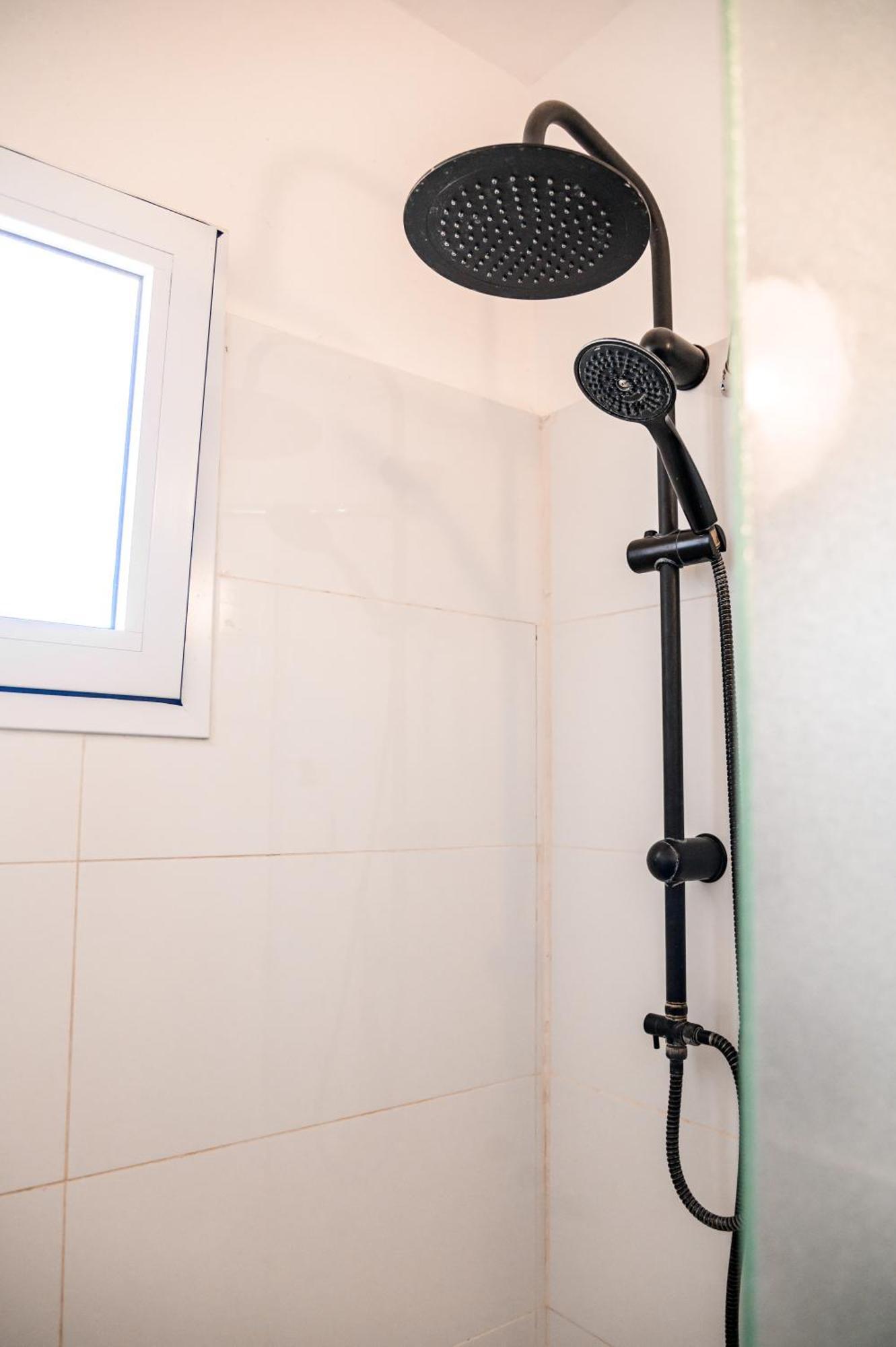 The White Hill Guesthouse イエローハム エクステリア 写真