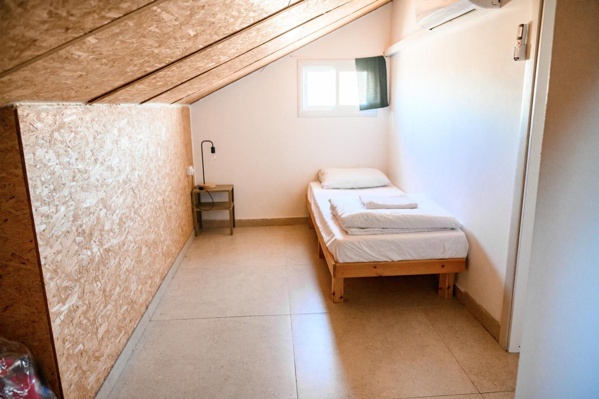 The White Hill Guesthouse イエローハム エクステリア 写真