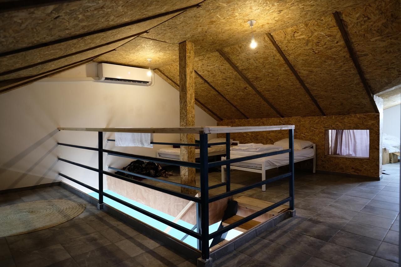 The White Hill Guesthouse イエローハム エクステリア 写真