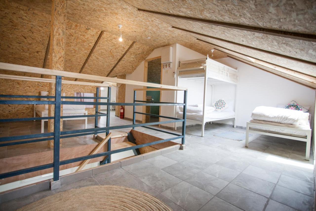 The White Hill Guesthouse イエローハム エクステリア 写真