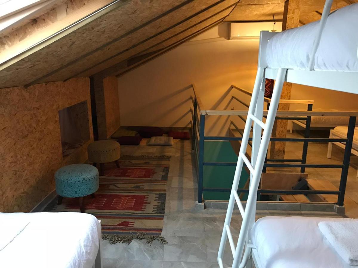 The White Hill Guesthouse イエローハム エクステリア 写真